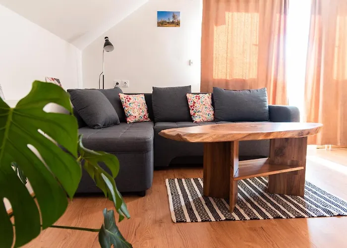 アパート Apartma 